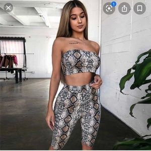 SOLD‼️Snake print two piece bike short set